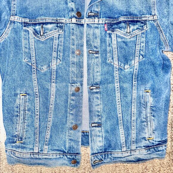 Levi's Levi Strauss Men's Blue Denim Wash Trucker Jacket in Blue Size Medium - Picture 12 of 13